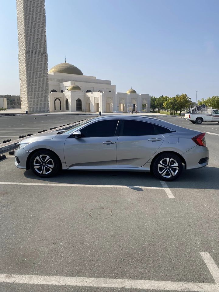 سيارات هوندا سيفيك 2016 Lxi مستعملة للبيع في الإمارات
