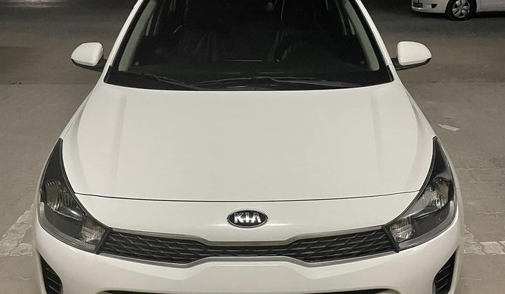 سيارة كيا ريو 2019 وارد امريكي مستعملة للبيع في عجمان الإمارات اليوم