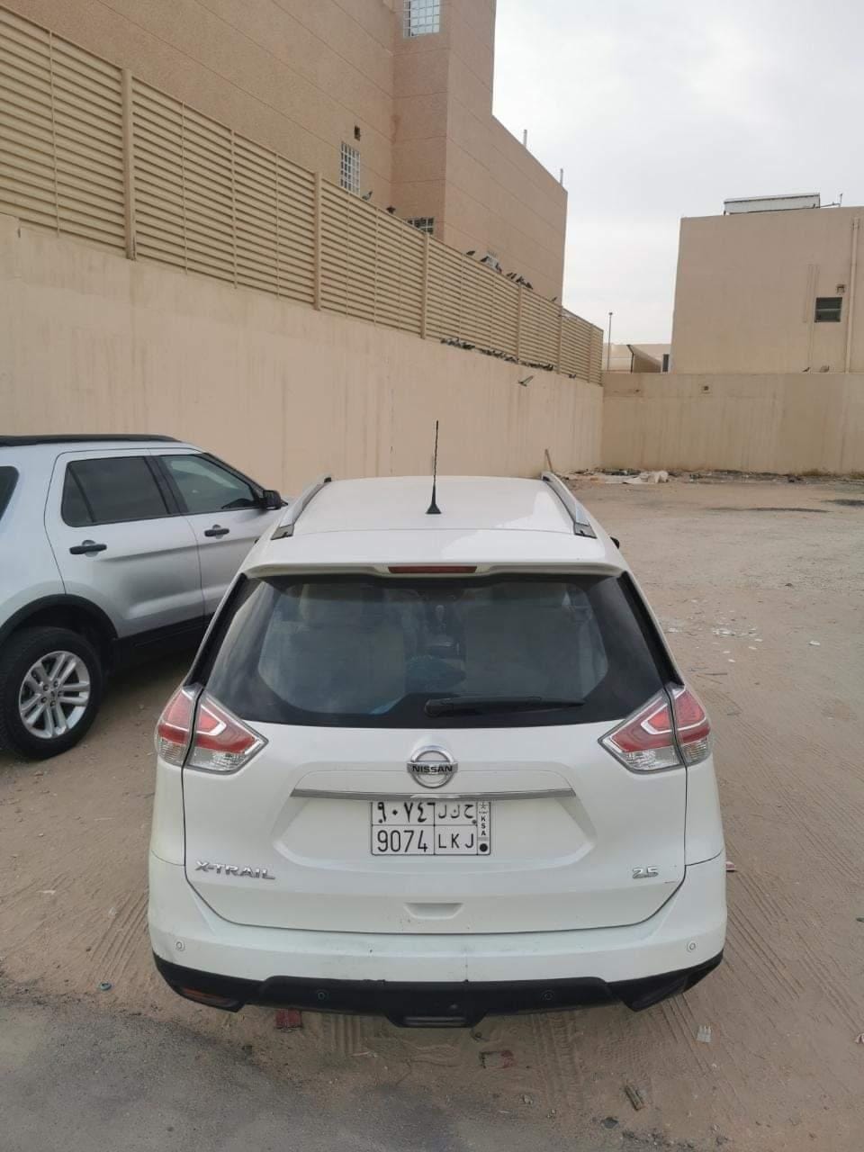 سيارات نيسان إكستريل 2015 مستعملة في الرياض
